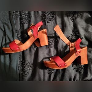 Chunky heel sandals